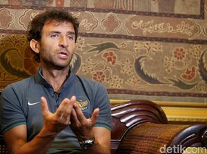 Wilujeng Sumping! Luis Milla Resmi Jadi Pelatih Persib Bandung