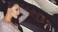 Julia pun kerap mengunggah video kala memacu supercarnya tersebut. (Dok. Instagram/juliaadasheva)