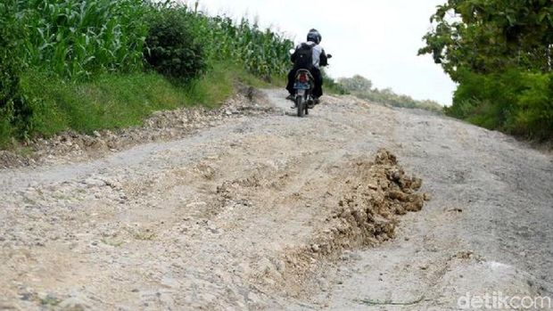 Jalan rusak di Grobogan