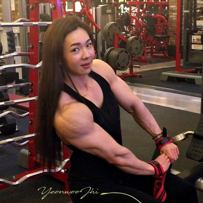 Pada akun Instagramnya itu, Yeon Woo kerap kali membagikan foto-foto aktivitas dirinya saat berlatih atau di tempat gym. Foto: Instagram