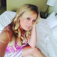Stormy Daniel akhirnya menuntut Donald Trump lagi atas pencemaran pada 2018 setelah pengusaha itu menyebutnya total con job atau penipu dalam sebuah cuitan karena mengungkap mereka pernah berhubungan seks.Foto: Instagram/stormydaniels