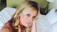 Stormy Daniels menggugat Presiden Amerika Serikat Donald Trump terkait perjanjian tutup mulut terkait skandal keduanya. Bicara soal prestasi di kariernya sebagai bintang panas, sejak 2004, Daniels sudah menuai banyak penghargaan.  Foto: Instagram/stormydaniels