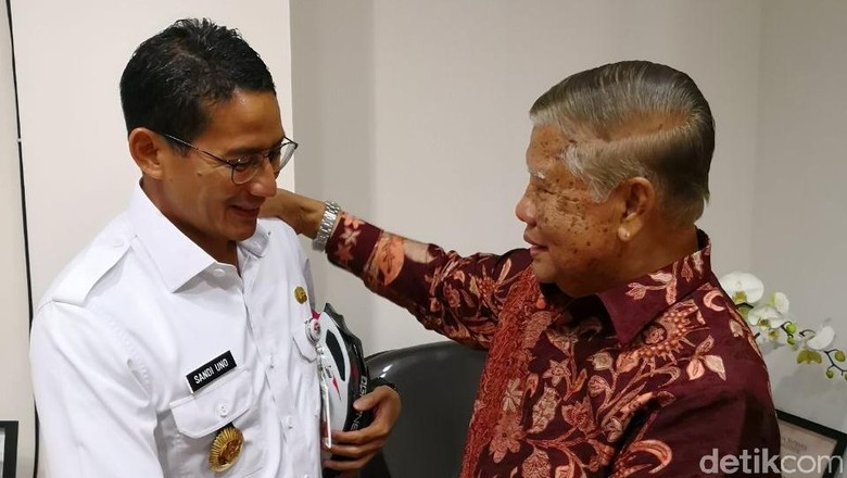 Bertemu Wagub DKI Era 1982, Sandi: Masalah Jakarta Dari Dulu Sama Bertemu Wagub DKI Era 1982, Sandi: Masalah Jakarta Dari Dulu Sama