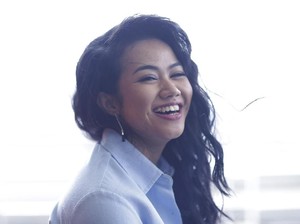 Harus Bahagia, Pesan Awal Tahun Yura Yunita