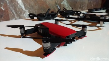 Sementara dengan mode Boomerang drone akan terbang mengitari pilot dengan jalur berbentuk oval. (Foto: detikINET/Moch Prima Fauzi)