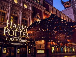 Teater Cursed Child di Panggung Broadway Tampil dengan Desain Menakjubkan