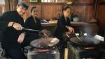 Serunya! 10 Momen Ketika Darius Menikmati Makan Bersama Keluarga