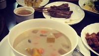 Ditemani kolak ubi dan pisang serta sate ayam, dua makanan ini jadi menu favorit Prabowo ketika berbuka puasa. Foto: Istimewa