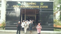 Sejumlah ormas Islam terdiri dari puluhan orang mendatangi Universitas Islam Negeri (UIN) Sunan Kalijaga Yogyakarta. Kedatangan mereka untuk berdialog dengan pihak kampus terkait kebijakan pembinaan mahasiswi bercadar. Foto: Usman Hadi/detikcom