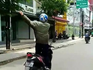 Joget-joget di Motor, Pria Ini Viral di Medsos