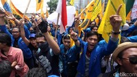 Para mahasiswa menolak UU MD3.