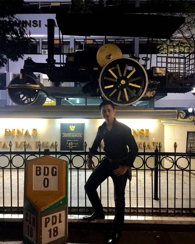 Ia pun cukup populer di media sosial dan mempunyai pengikut 15 ribu lebih di akun Instagramnya. Foto: Instagram