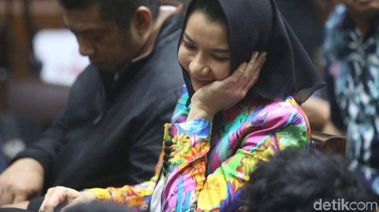 Saksi Sebut Kedekatan Bupati Rita dan Khairudin Bak Jokowi-Megawati Saksi Sebut Kedekatan Bupati Rita dan Khairudin Bak Jokowi-Megawati