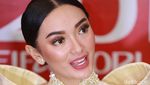 Zaskia Gotik Bengong Terus, Mikirin Mantan?