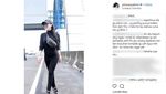 Foto-foto Syahrini di Pinggir Tol Surabaya
