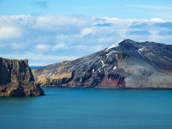 Pulau Deception berada di Semenanjung Antartika. Pulau ini sempat dihuni oleh nelayan dan ilmuwan.  (Thinsktock)