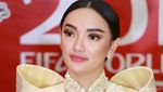 Zaskia Gotik Bengong Terus, Mikirin Mantan?