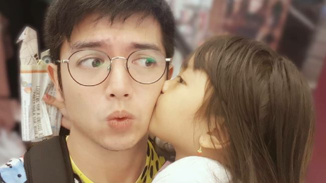 Potret Nicky Tirta dengan Putri Kecilnya yang Kompak Banget