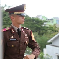  Jevo Batara tengah ramai diperbincangkan netizen Indonesia penggemar K-pop karena sosoknya yang dibilang mirip dengan Ong Seongwoo, member grup vokal Wanna One. Foto: Instagram