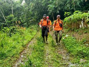 Pencarian Nenek Imoh Hilang di Gunung Sawal, Tim SAR Temukan Sandal