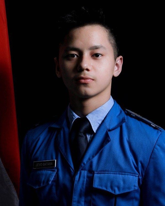 Memiliki hidung mancung dengan sorot mata yang menawan, tentu Jevo banyak dikagumi oleh wanita. Foto: Instagram