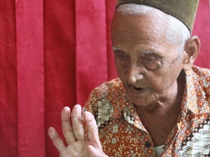 Akhirnya Nyak Sandang Naik Pesawat