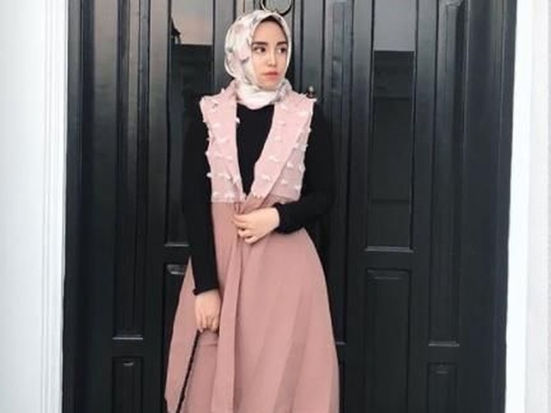 Gerah dengan Netizen, Salmafina Sunan Bakal Lepas Hijab? Gerah dengan Netizen, Salmafina Sunan Bakal Lepas Hijab?