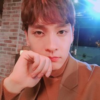 Seperti Park Shin Hye, Choi Tae Joon juga seorang aktor drama. Choi Tae Joon terakhir bermain serial Suspicious Partner. Dalam drama tersebut, Tae Joon bermain sebagai pengacara. Foto: Instagram Choi Tae Joon