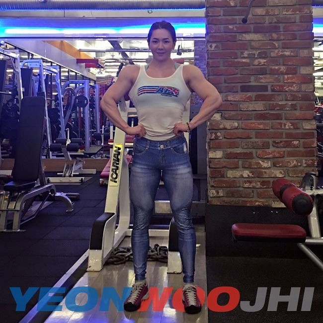 Ia kemudian mulai rajin berkunjung ke tempat gym dan berlatih untuk membangun otot serta kekuatannya. Foto: Instagram