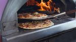 Lihat Kerennya Resto Pizza yang Mengambang di Tengah Lautan Pasifik Ini!