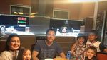 Serunya! 10 Momen Ketika Darius Menikmati Makan Bersama Keluarga