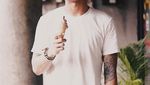 10 Pose Keren M. Aga, Barista Ganteng yang Bikin Gagal Fokus