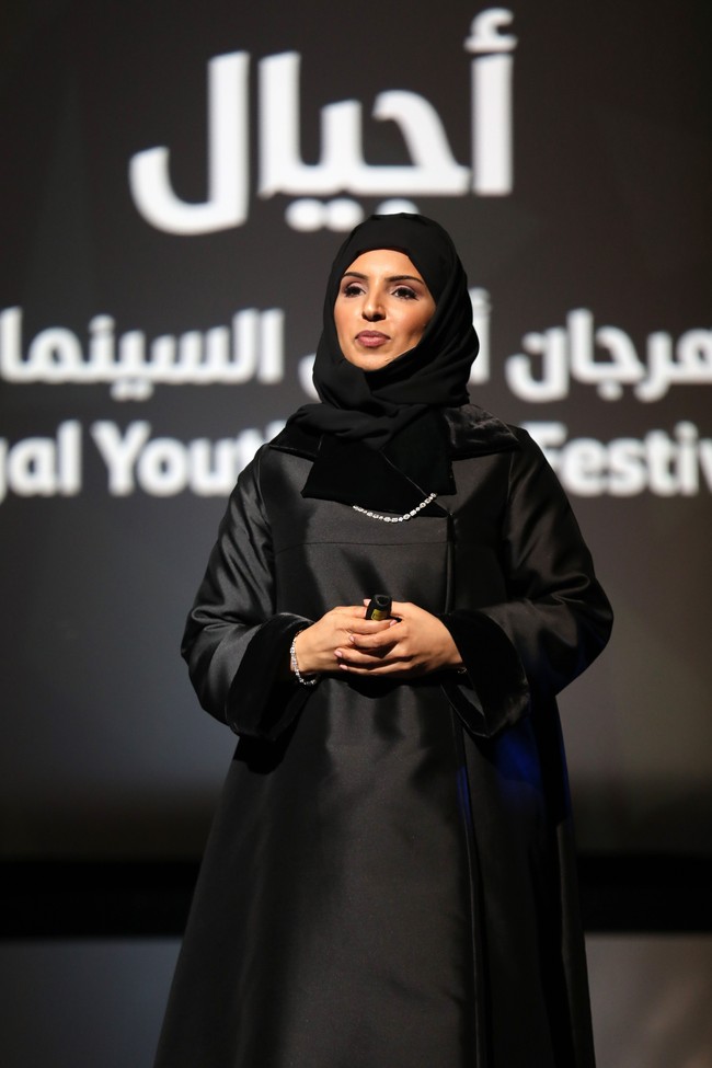 Bedanya, di acara Ajyal Youth Festival itu, Fatma tidak memakai turban, melainkan pashmina panjang simple yang dipakai seperti wanita Arab pada umumnya. Foto: Getty Images