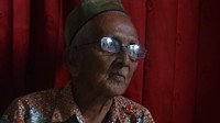 Sandang menjual sepetak tanah seharga Rp 100 atau kurang lebih Rp 40-an juta saat ini. Sebagai tanda bukti, Sandang diberi obligasi oleh pemerintah. 