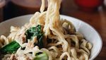 Enaknya Siang Ini Menikmati 10 Racikan Mie Ayam Kampung Kesukaan Netizen