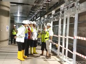 Ajak Surya Paloh Tinjau MRT, Jokowi: Sudah Lama Tak Bertemu