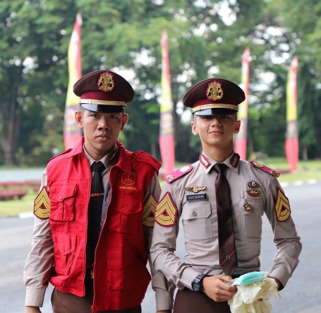 Senyum manis Jevo Batara, pria kelahiran 1998. Foto: Instagram