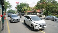 Rombongan Xpander melintasi jalanan perkotaan dari Semarang-Solo. Istimewa/Mitsubishi.