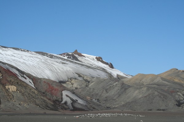 Wajahnya cantik, tapi ternyata adalah salah satu gunung berapi aktif di dunia hingga kini.  (Thinsktock)