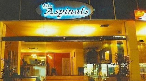 Foto: Singapura yang terkenal modern pun punya penginapan yang nampaknya harus dihindari, Aspinals Hotel. Serangga, kutu kasur, kecoak, handuk kumal dan staff yang kasar, membuat penginapan ini berada di ranking 307 di layanan Tripadvisor. (dok singapore.com) Foto: Singapura yang terkenal modern pun punya penginapan yang nampaknya harus dihindari, Aspinals Hotel. Serangga, kutu kasur, kecoak, handuk kumal dan staff yang kasar, membuat penginapan ini berada di ranking 307 di layanan Tripadvisor. (dok singapore.com)