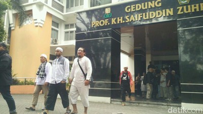 Foto: Polemik Cadar, Ormas-ormas Datangi UIN Kalijaga