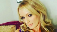Di tahun 2006, lewat gelaran NightMoves Award (ajang penghargaan pecinta film syur), ia juga merai Best Actress (Fans Choice). Foto: Instagram/stormydaniels