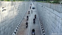 Tidak terlihat kemacetan sama sekali di underpass Kartini saat pagi hari.
