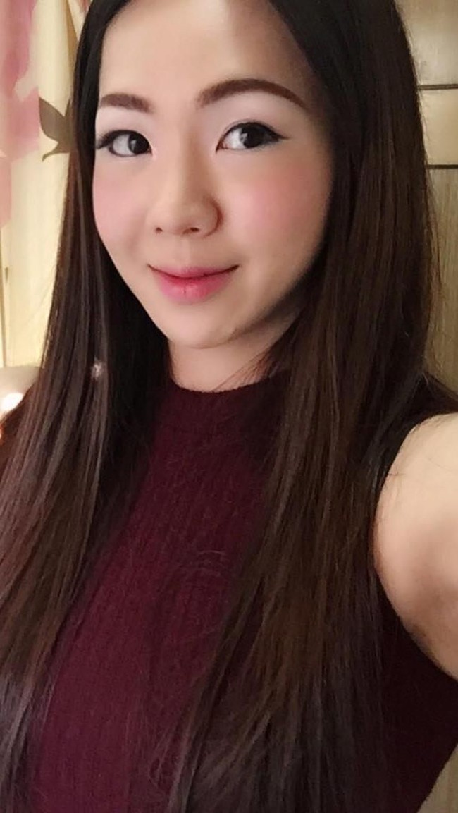 Layaknya wanita pada umumnya, Yeon Woo juga suka mengenakan riasan wajah. Foto: Instagram