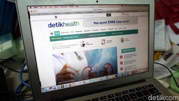 Desain lebih clean membuat detikHealth makin nyaman untuk dijelajah. (Foto: Rachman Haryanto) Desain lebih clean membuat detikHealth makin nyaman untuk dijelajah. (Foto: Rachman Haryanto)