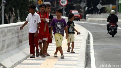 Flyover Bintaro Permai Dilengkapi Trotoar