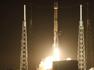 SpaceX Sukses Luncurkan 60 Satelit Starlink