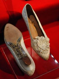 Sepatu Putri Diana saat Menikah dengan Pangeran Charles