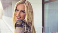 Si cantik dan seksi ini adalah Miss Rusia 2003. Foto: Instagram/lopyrevavika