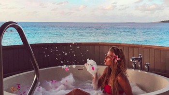 Dan tentu ia suka travelling kemana-mana. Foto: Instagram